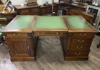 Стол двухтумбовый MSU.353 GREEN bpd-160-green купить в интернет магазине Мебель из массива. Звоните +7 495 961-63-63 Письменные столы из Индонезии