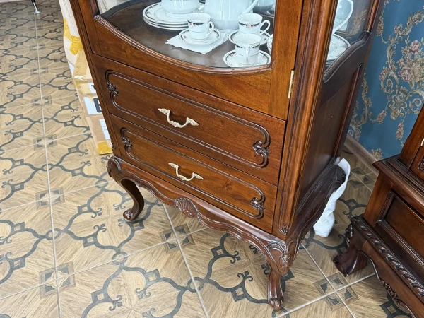 Шкаф-витрина  
