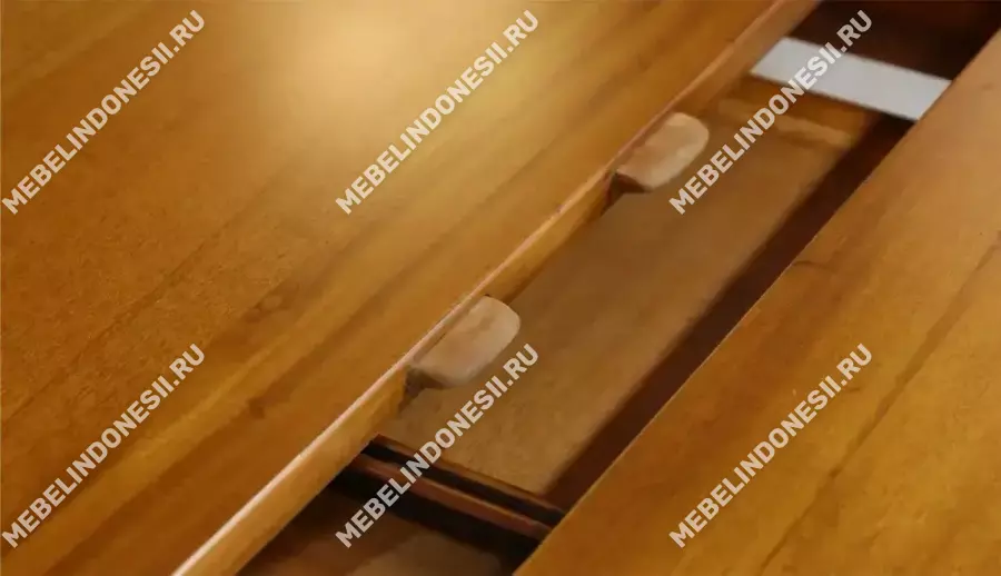 Стол обеденный  