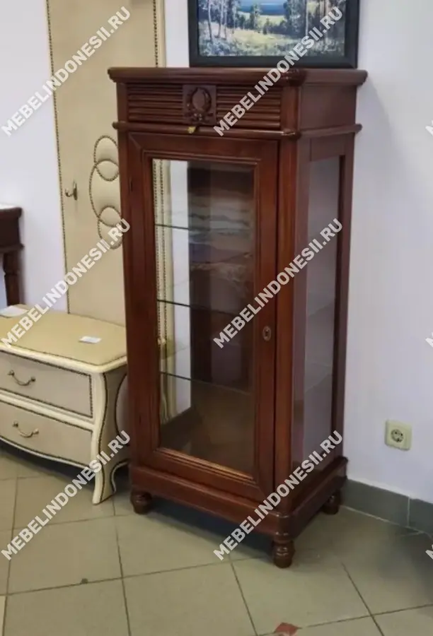 Витрина малая "Мария Сильва" Орех MS835  купить в интернет магазине Мебель из массива. Звоните +7 495 961-63-63 Витрины из массива дерева
