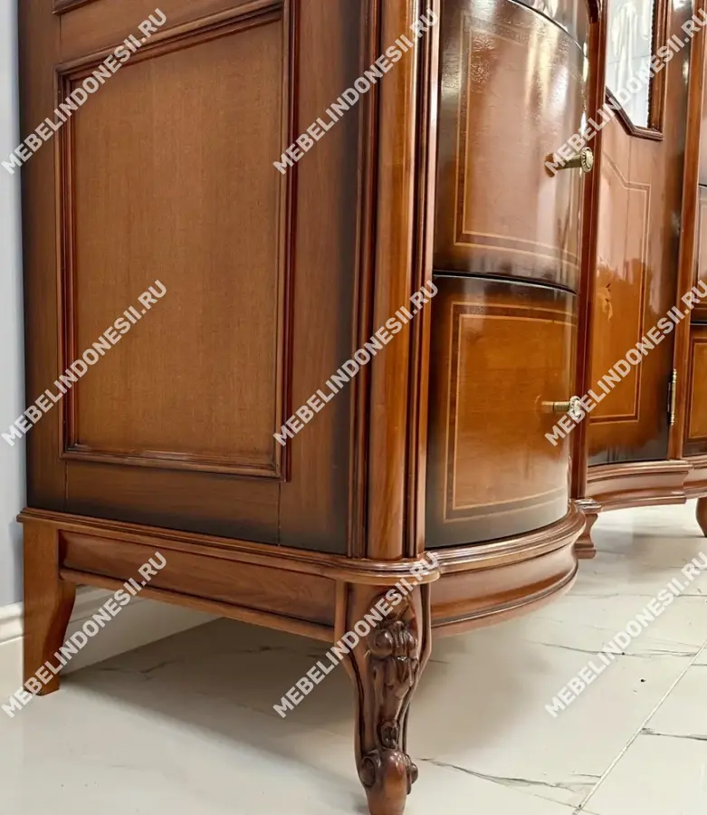 Витрина 3х дверная "Фирензе" Орех 813  купить в интернет магазине Мебель из массива. Звоните +7 495 961-63-63 Витрины из массива дерева
