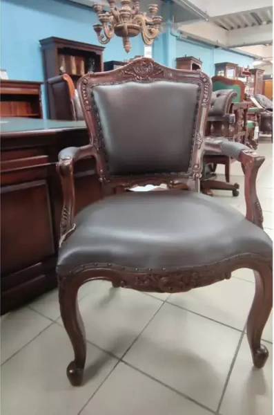 Резное кресло Brown  